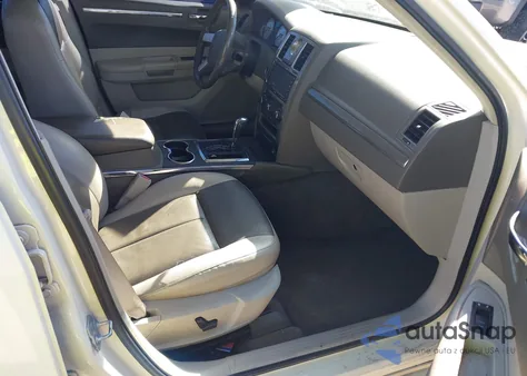 2008 Chrysler 300 Touring z USA, uszkodzony, nr VIN 2C3LA53G28H238380